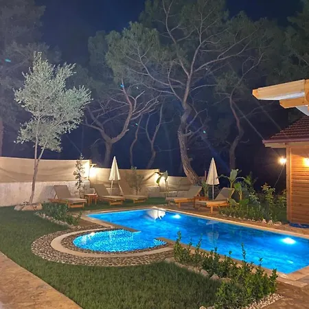 Villa Pineyard Villas *